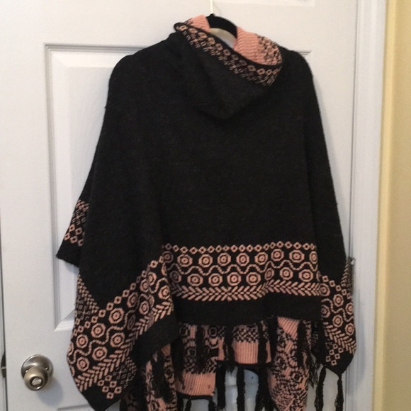 Aztec fringe pancho. Absolutely geor!! - Picture 6 of 6